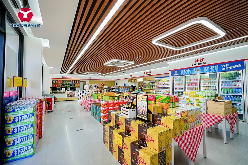 加油站便利店風(fēng)貌.jpg